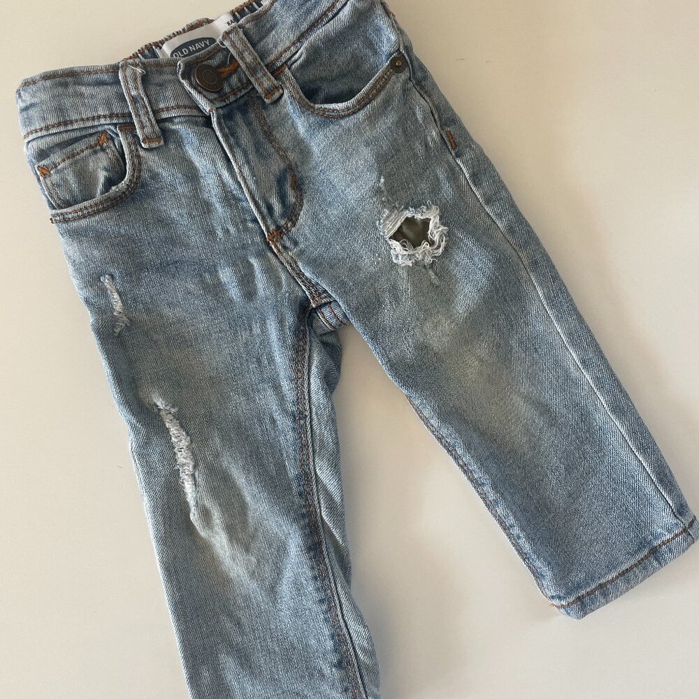 Old Navy Skinny Karate Distressed Jeans for Toddler Boys